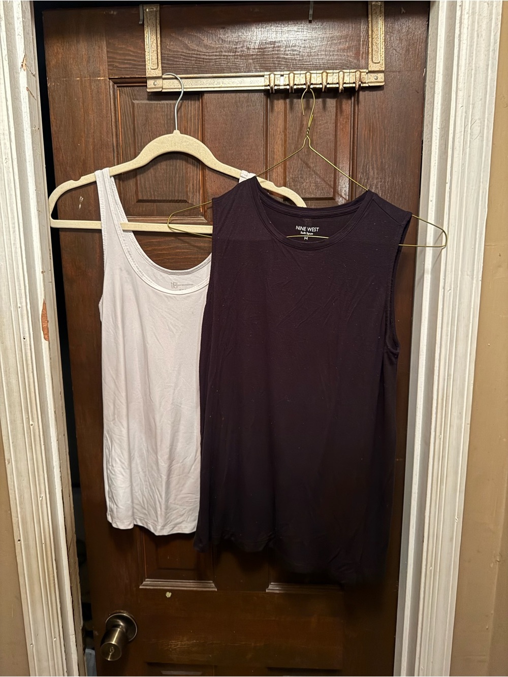 Set of 2 Women’s Medium Tank Tops: Nine West and No Boundaries